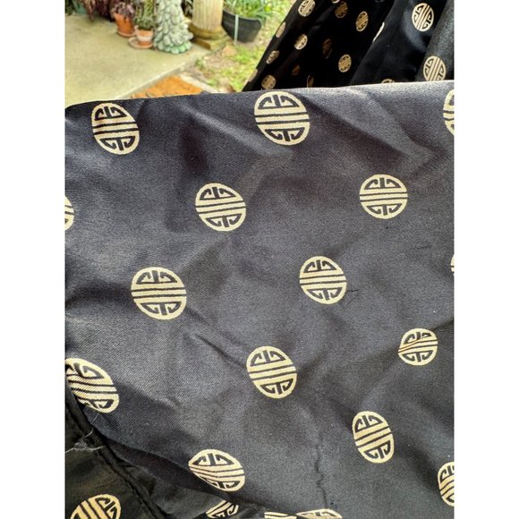 Robert Louis Mens Silk Blend Robe One Size Black and Gold Print Luxurious - Picture 8 of 9